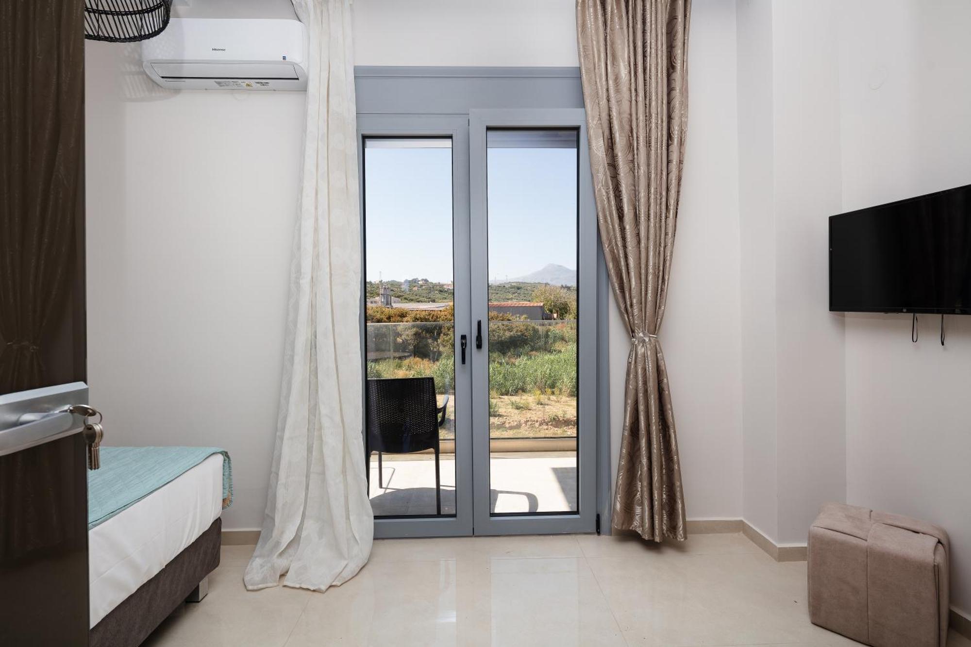 Hotel Iosifina, 80 Metres From Episkopi Beach! Dhrámia Rum bild