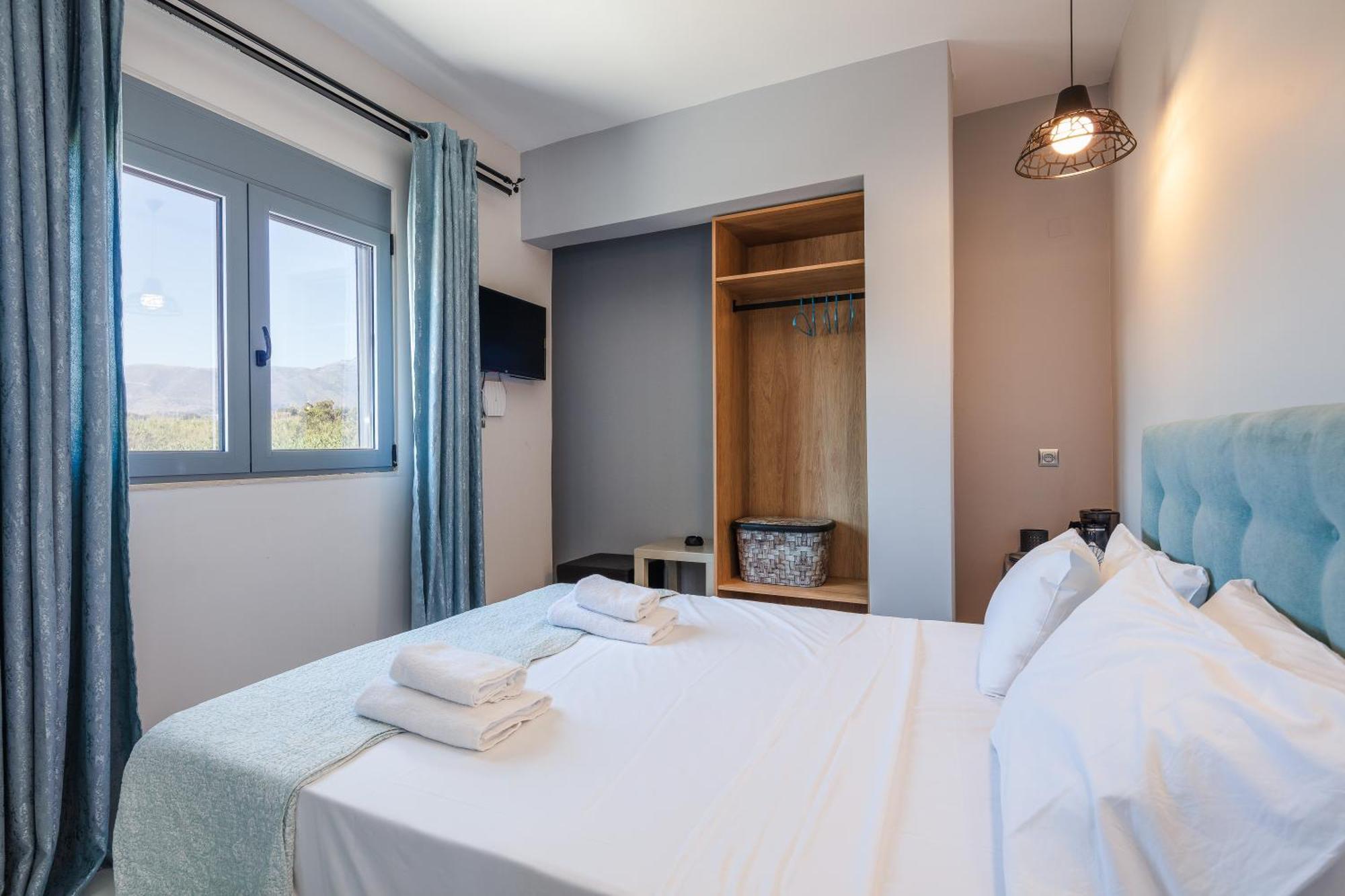 Hotel Iosifina, 80 Metres From Episkopi Beach! Dhrámia Exteriör bild