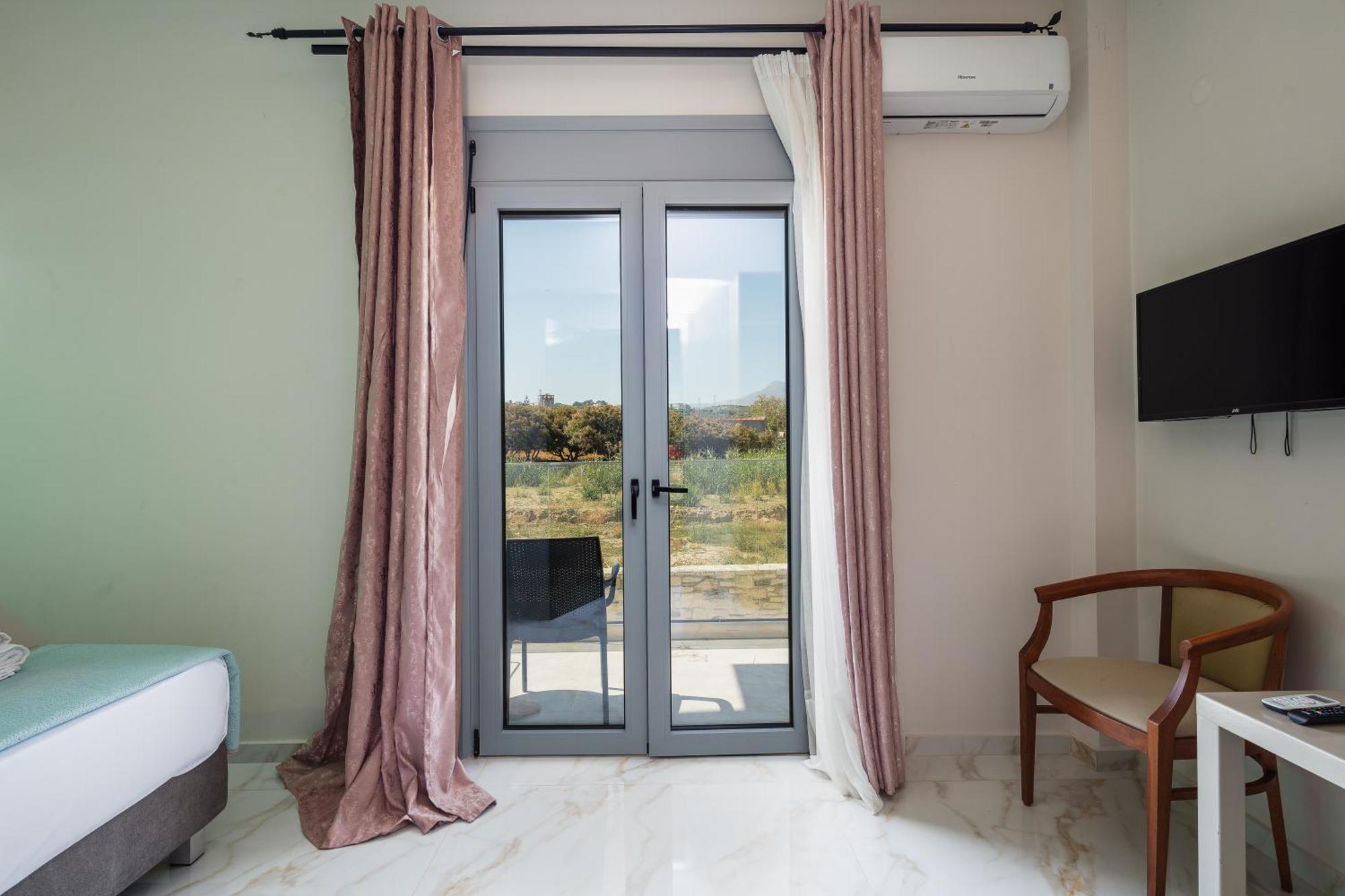 Hotel Iosifina, 80 Metres From Episkopi Beach! Dhrámia Rum bild