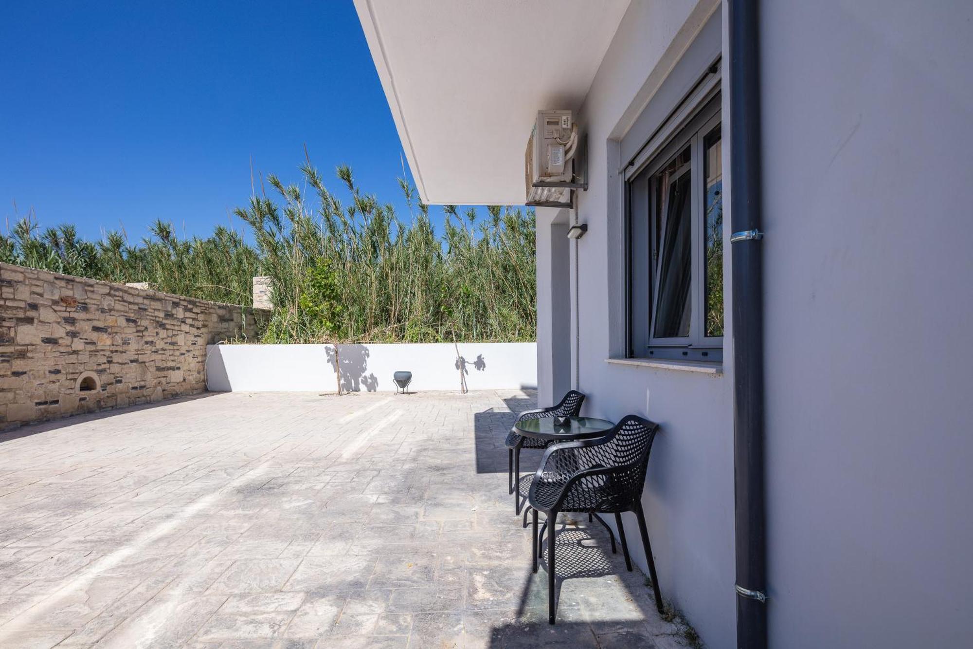 Hotel Iosifina, 80 Metres From Episkopi Beach! Dhrámia Rum bild